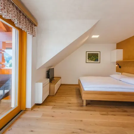 בית הארחה Ledrar 3*