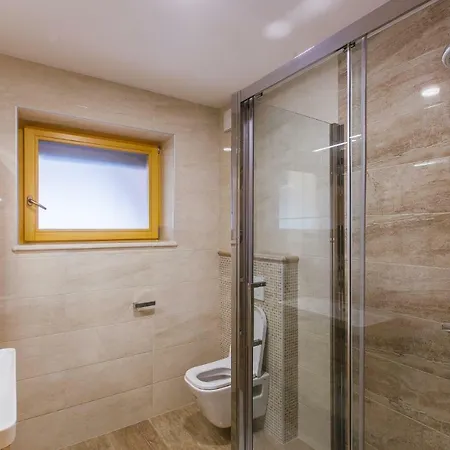 Gostinjska kuća Ledrar 3*