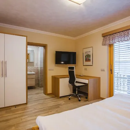 Ledrar Gostinjska kuća 3*