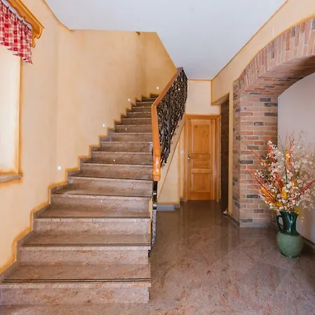 בית הארחה Ledrar 3*